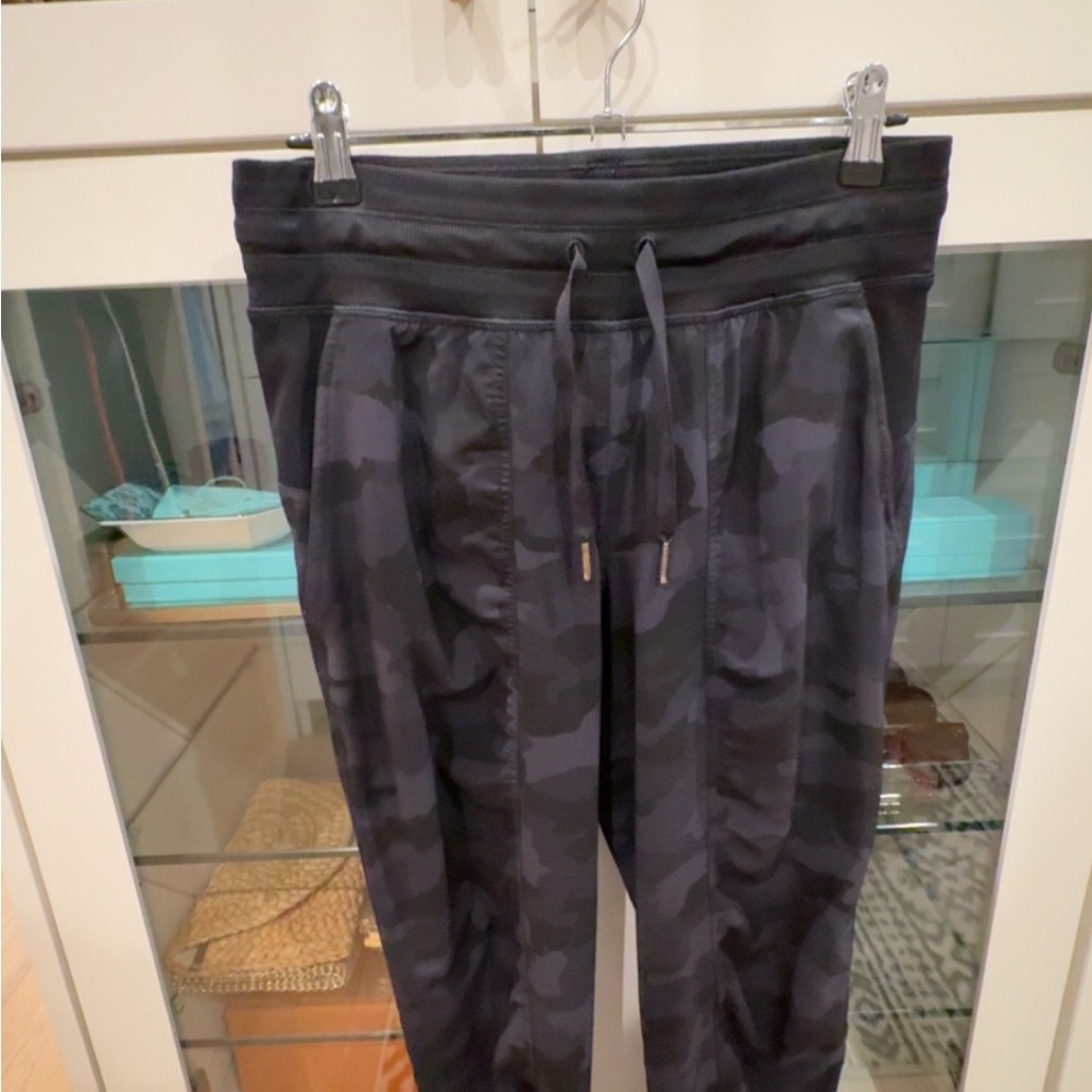 BLACK CAMO LULU DANCE JOGGERS 💃🏽